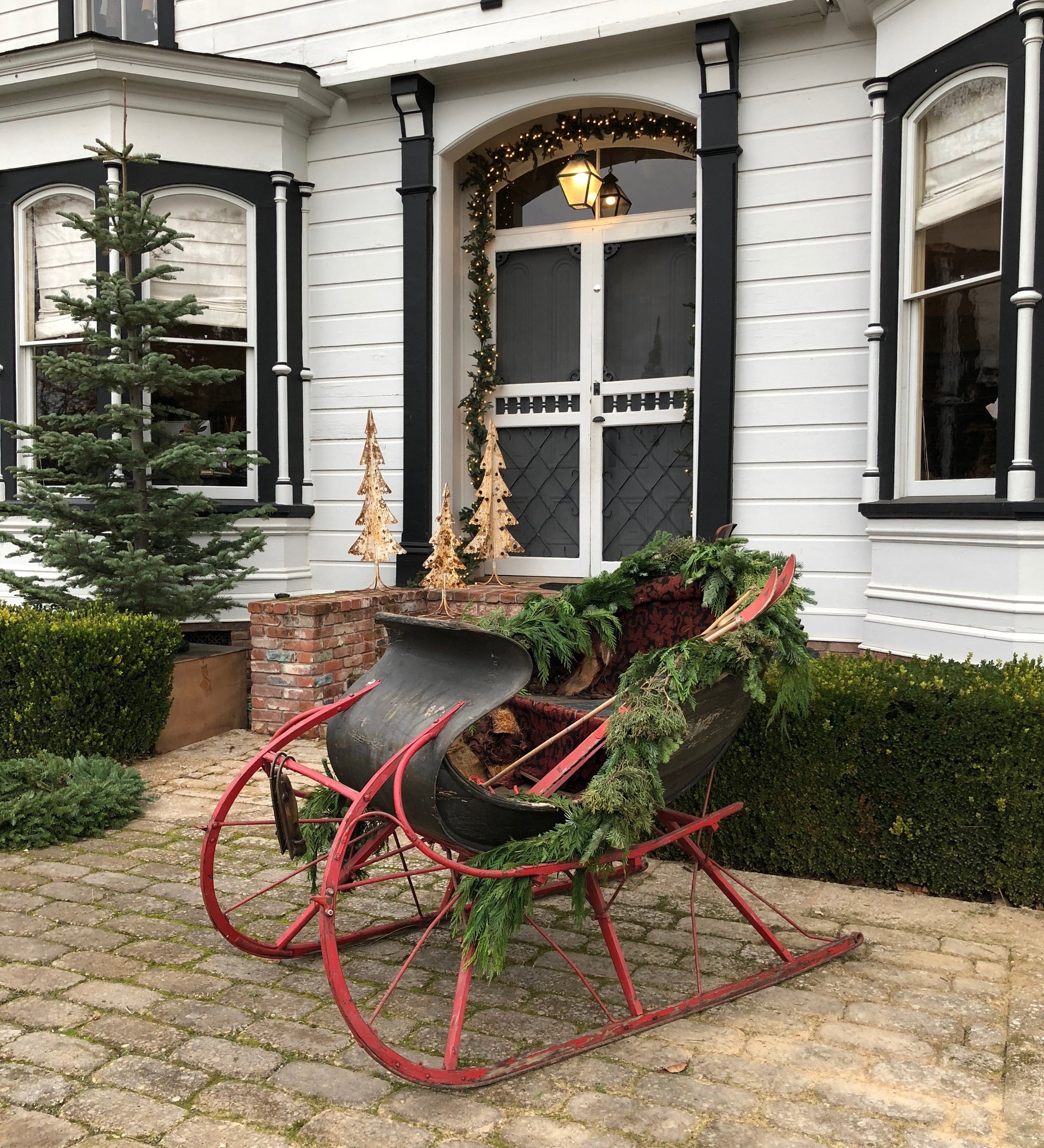 A Neighborhood Holiday Sing-A-Long