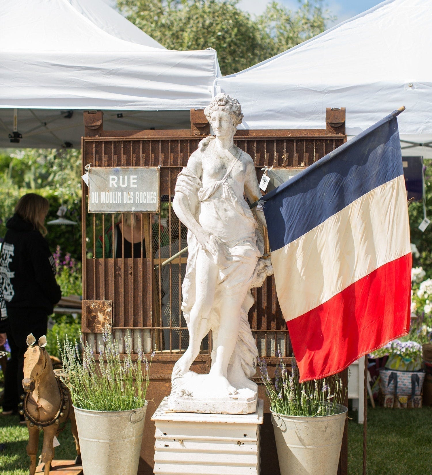 Champagne Club Fête at the Farm