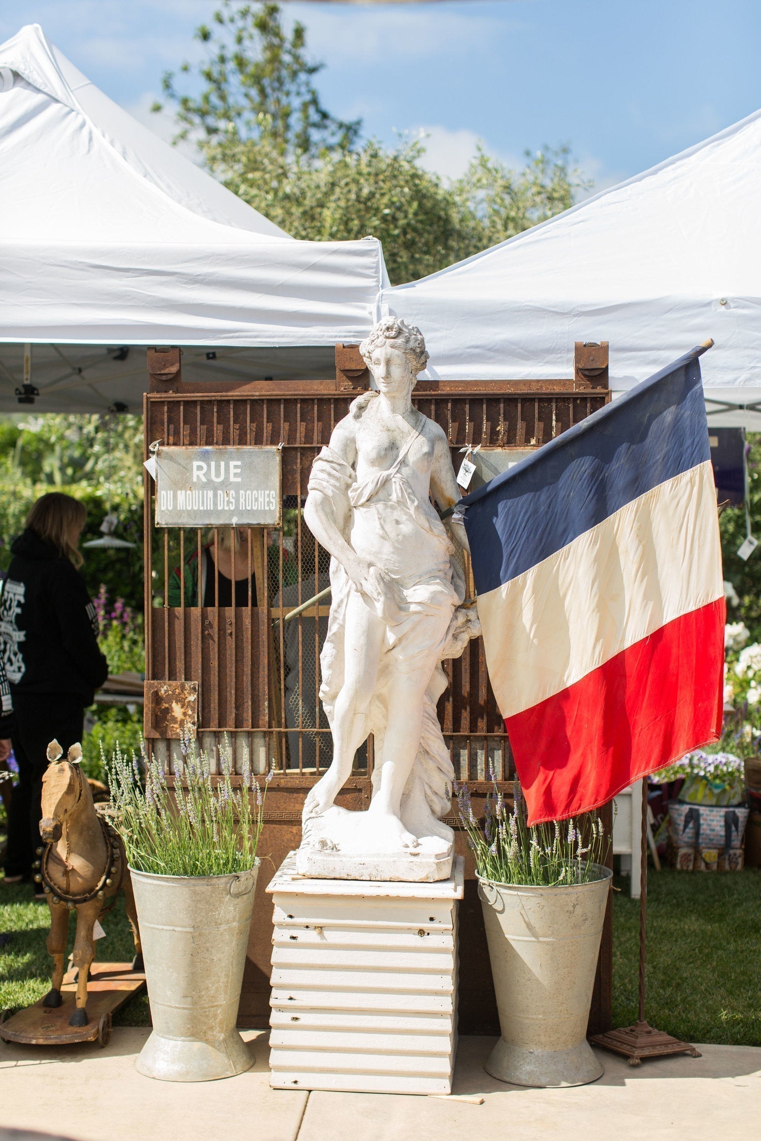 Champagne Club Fête at the Farm